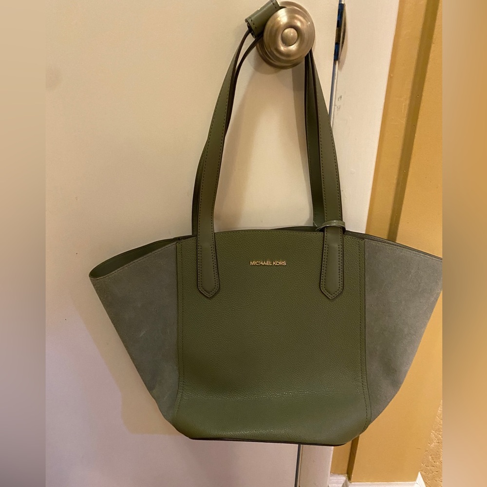Michael Kors “Portia” Large Tote Leather Army Green NWT